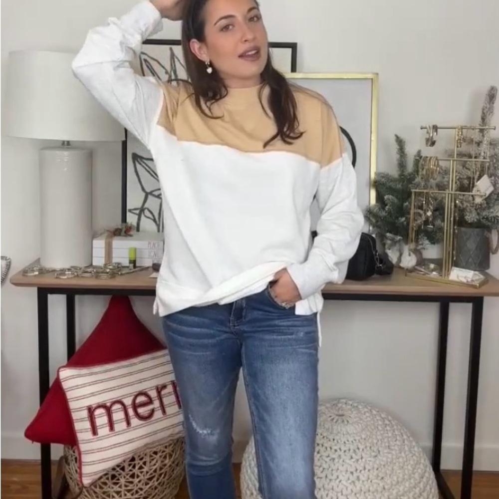 New, Color block drop Shoulder Top, size medium. Bought from Jenny Boston - Picture 4 of 6